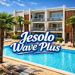 Jesolo Lido Apartment With Pool Balcony & Beach Nearby